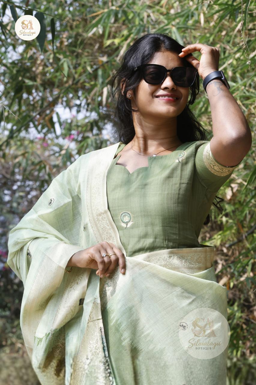 Forest Bloom Green Handloom Cotton Kurta with Dupatta (3)