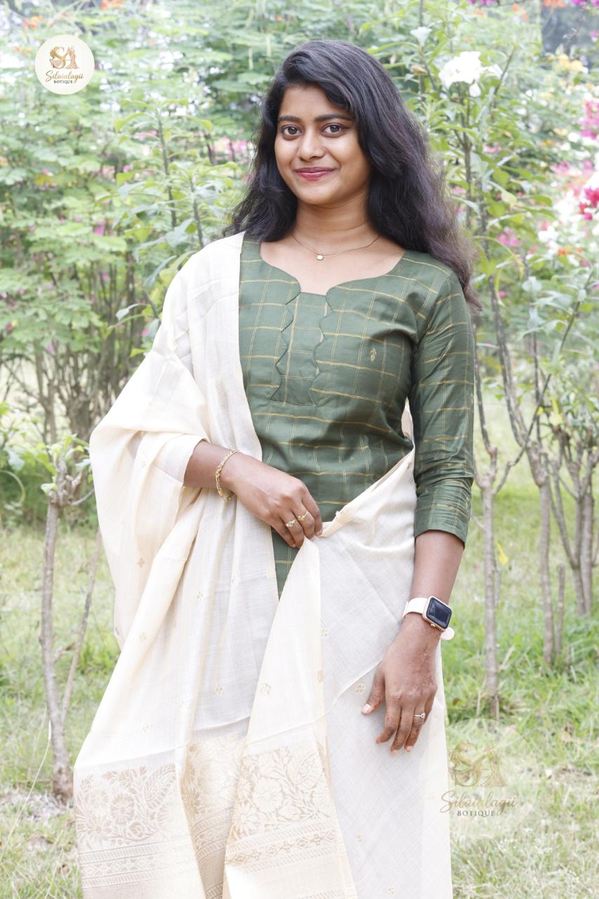 Dazzling Emerald Tussar Silk Kurta Set with Dupatta – Elegant Green